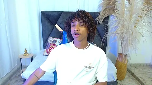 angelll18  online show from 10, 2, 2026