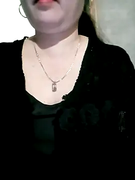 Snapshot of Dianna68 chatting on 17, 12, 2025 Dianna68 online show from 17, 12, 2025