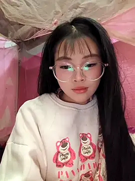 Quieny-x online show from 14, 12, 2025