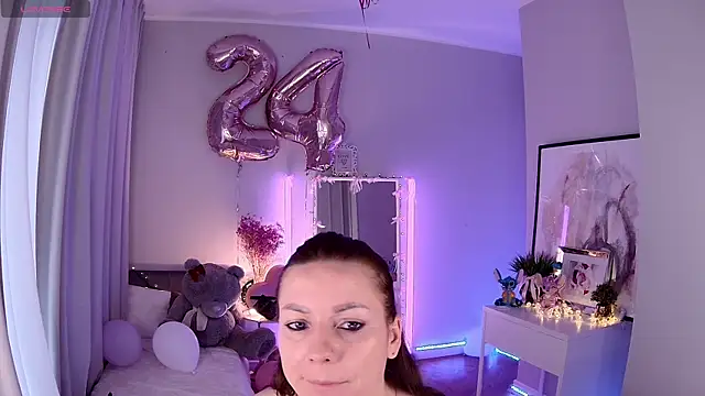 Snapshot of Ann_Me chatting on 14, 12, 2025 Ann Me online show from 14, 12, 2025