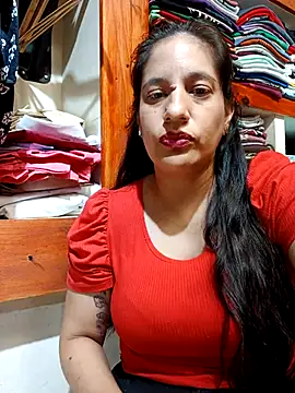 Snapshot of julietaloovee chatting on 18, 2, 2026 julietaloovee online show from 18, 2, 2026