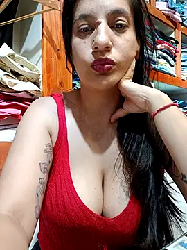 Snapshot of julietaloovee chatting on 23, 2, 2026 julietaloovee online show from 23, 2, 2026