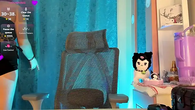 RosesLizzyy online show from 11, 2, 2026