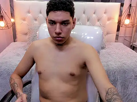 Snapshot of drake_miller7 chatting on 15, 12, 2025 drake miller7 online show from 15, 12, 2025