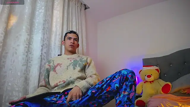 Snapshot of TOMBOYSEXX chatting on 16, 12, 2025 TOMBOYSEXX online show from 16, 12, 2025