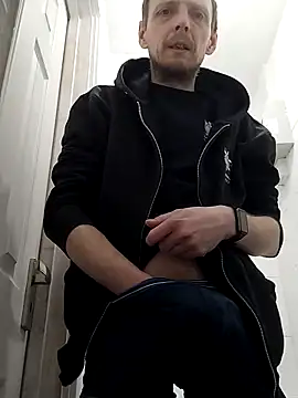 CrookedBunk3527 online show from 8, 4, 2026