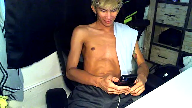 Snapshot of jhaycobXgarcia chatting on 4, 4, 2026 jhaycobXgarcia online show from 4, 4, 2026