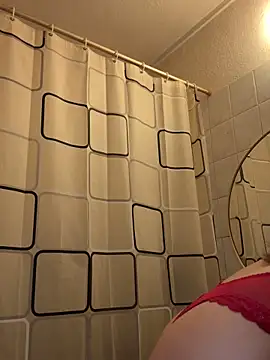 Snapshot of vinique99 chatting on 16, 12, 2025 vinique99 online show from 16, 12, 2025