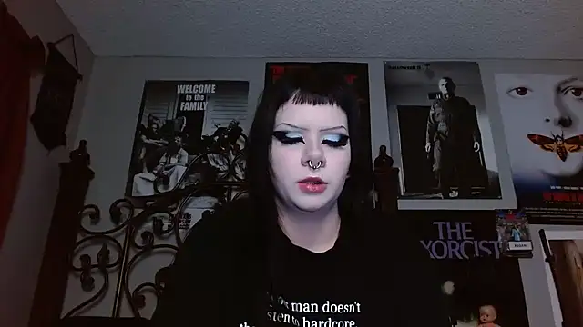 Snapshot of Bettieee_Agura chatting on 4, 3, 2026 Bettieee Agura online show from 4, 3, 2026