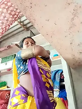 Snapshot of Shreya_pandit chatting on 18, 4, 2026 Shreya pandit online show from 18, 4, 2026