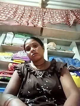 Snapshot of Shreya_pandit chatting on 18, 4, 2026 Shreya pandit online show from 18, 4, 2026