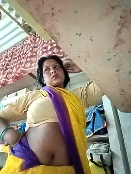 Snapshot of Shreya_pandit chatting on 23, 4, 2026 Shreya pandit online show from 23, 4, 2026