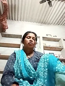 Snapshot of Shreya_pandit chatting on 28, 4, 2026 Shreya pandit online show from 28, 4, 2026