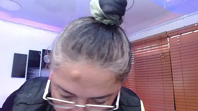 paola xm online show from 17, 3, 2025