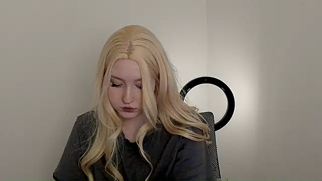 Snapshot of Stella_MoonLight chatting on 20, 12, 2025 Stella MoonLight online show from 20, 12, 2025