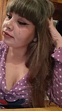 Snapshot of Florazaira2 chatting on 15, 12, 2025 Florazaira2 online show from 15, 12, 2025