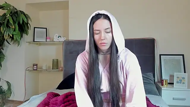 AdrianaCult online show from 9, 2, 2026