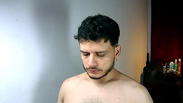 Snapshot of luxo_kane chatting on 15, 12, 2025 luxo kane online show from 15, 12, 2025