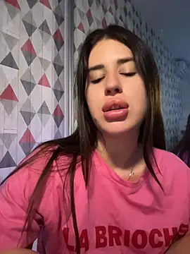 Lira Fayeee online show from 8, 6, 2026