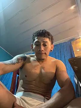 Snapshot of Cami-Red97 chatting on 15, 12, 2025 Cami-Red97 online show from 15, 12, 2025