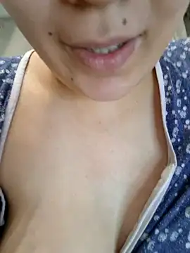 Snapshot of Emilyhomegirl1 chatting on 13, 1, 2026 Emilyhomegirl1 online show from 13, 1, 2026