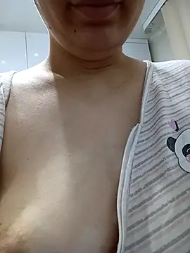 Snapshot of Emilyhomegirl1 chatting on 5, 2, 2026 Emilyhomegirl1 online show from 5, 2, 2026