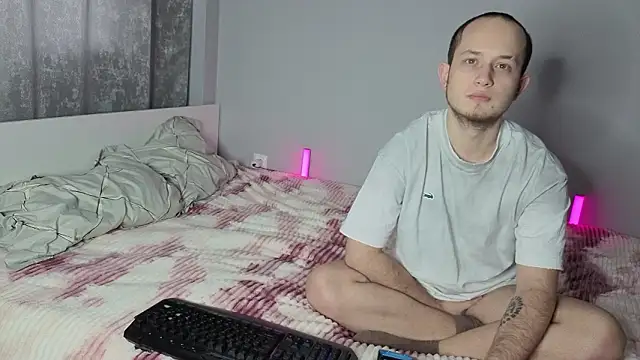 Pearl couple online show from 9, 2, 2026