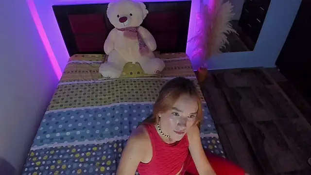 Snapshot of CRISTAL_T2 chatting on 5, 5, 2026 CRISTAL T2 online show from 5, 5, 2026
