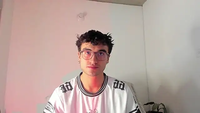 Snapshot of charlie_dicker chatting on 10, 5, 2026 charlie dicker online show from 10, 5, 2026