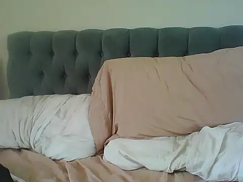 Snapshot of Valennight chatting on 15, 12, 2025 Valennight online show from 15, 12, 2025