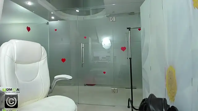 missdominna online show from 6, 4, 2026