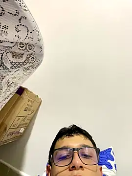 Snapshot of Andyhotsohw chatting on 16, 12, 2025 Andyhotsohw online show from 16, 12, 2025