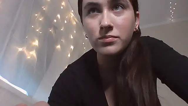 Snapshot of moonhigl chatting on 16, 12, 2025 moonhigl online show from 16, 12, 2025