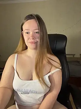 Snapshot of CaramelleSugarr chatting on 8, 5, 2026 CaramelleSugarr online show from 8, 5, 2026
