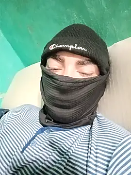 Snapshot of GuggledEther chatting on 19, 12, 2025 GuggledEther online show from 19, 12, 2025