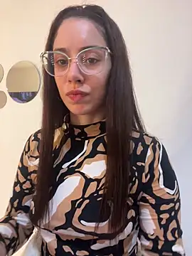 emeraldjimenezz online show from 17, 5, 2026