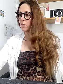 Snapshot of SofiEsteves chatting on 25, 4, 2026 SofiEsteves online show from 25, 4, 2026