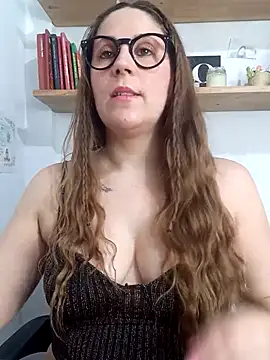 Snapshot of SofiEsteves chatting on 20, 5, 2026 SofiEsteves online show from 20, 5, 2026