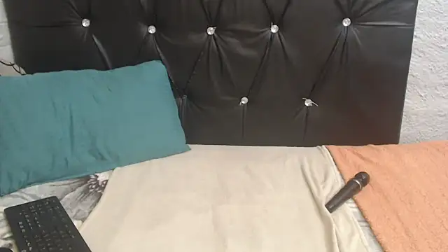 Snapshot of LaicyBrown76 chatting on 15, 2, 2026 LaicyBrown76 online show from 15, 2, 2026