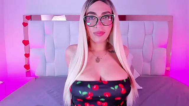 CamilleJuicy  online show from 8, 4, 2026