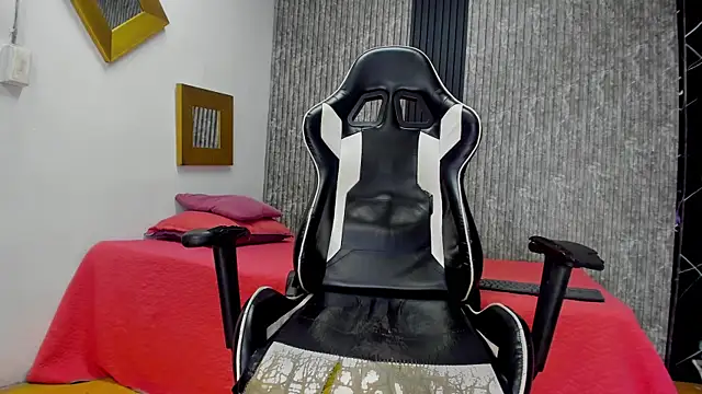 Snapshot of King_BBC09 chatting on 18, 12, 2025 King BBC09 online show from 18, 12, 2025