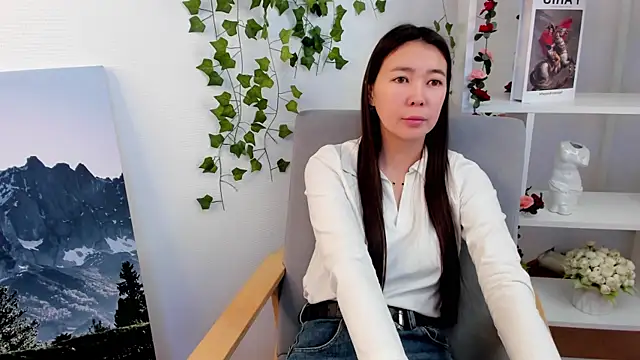 Snapshot of BettinaHuus chatting on 17, 12, 2025 BettinaHuus online show from 17, 12, 2025