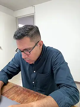 AdrianGarcia89 online show from 4, 6, 2026