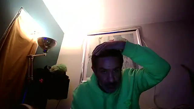 Snapshot of UnhappyDawn773 chatting on 19, 5, 2026 UnhappyDawn773 online show from 19, 5, 2026