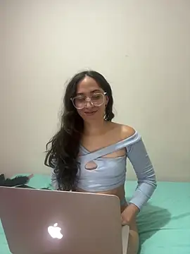 Snapshot of LatinDoll8 chatting on 15, 5, 2026 LatinDoll8 online show from 15, 5, 2026