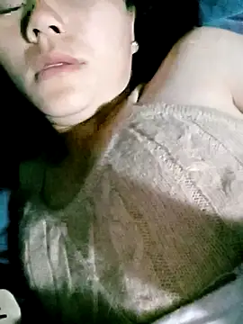 Snapshot of Uzi-na chatting on 18, 12, 2025 Uzi-na online show from 18, 12, 2025