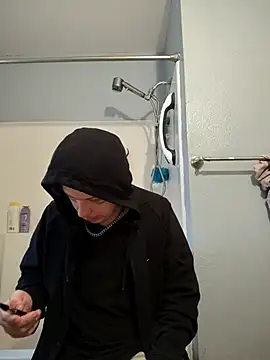 Snapshot of boolboy27 chatting on 17, 12, 2025 boolboy27 online show from 17, 12, 2025