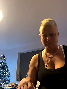 Bendoverbetty3 online show from 21, 12, 2025