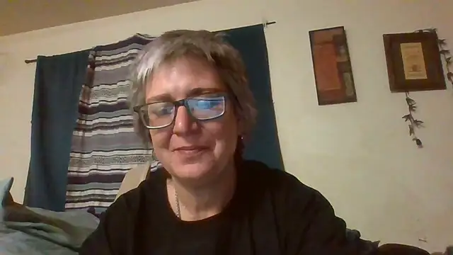 Snapshot of becky1111 chatting on 21, 4, 2026 becky1111 online show from 21, 4, 2026