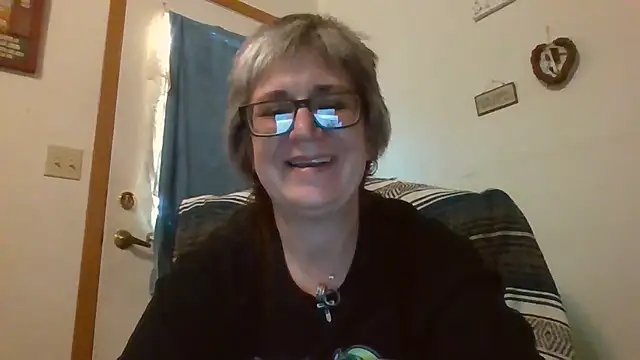 Snapshot of becky1111 chatting on 16, 5, 2026 becky1111 online show from 16, 5, 2026